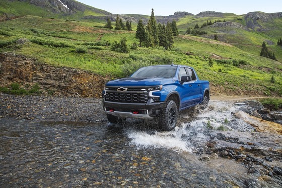 Go forth and set your sights on an adventurous journey in the new 2022 Silverado 1500.