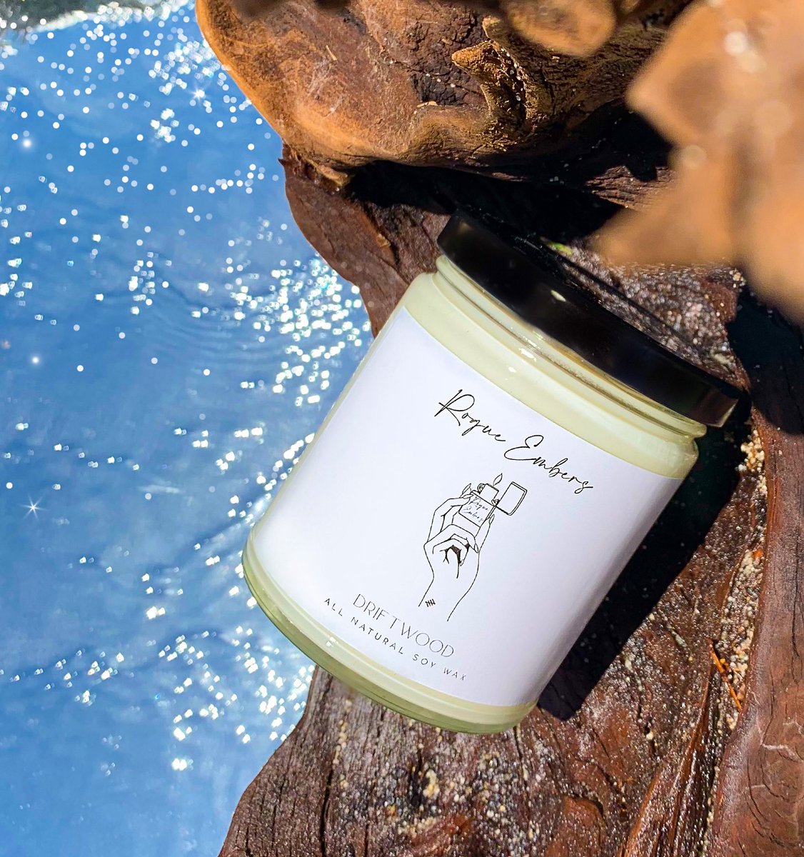 KayyEatz's tweet photo. If you like candles go follow my small business on instagram ! @rogueemberscandles https://t.co/XFLPEkus4f