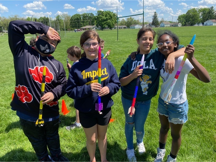 Concord_IS's tweet photo. Rocket Day with Mr. Prahl’s science class! #concordpride https://t.co/R5GIcwrK6v