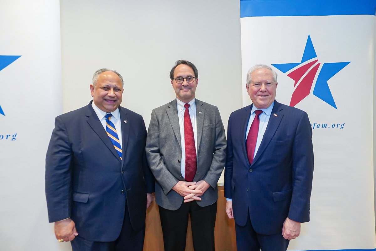 BlueStarFamily's tweet photo. Thank you to VADM John Bird, USN (Ret) of @USAA for attending last week’s #CampaignForInclusion event along other distinguished guests such as @SecAFOfficial and @SECNAV.

#military #Veterans #inclusion #militaryspouses https://t.co/7BaDRSPWcb