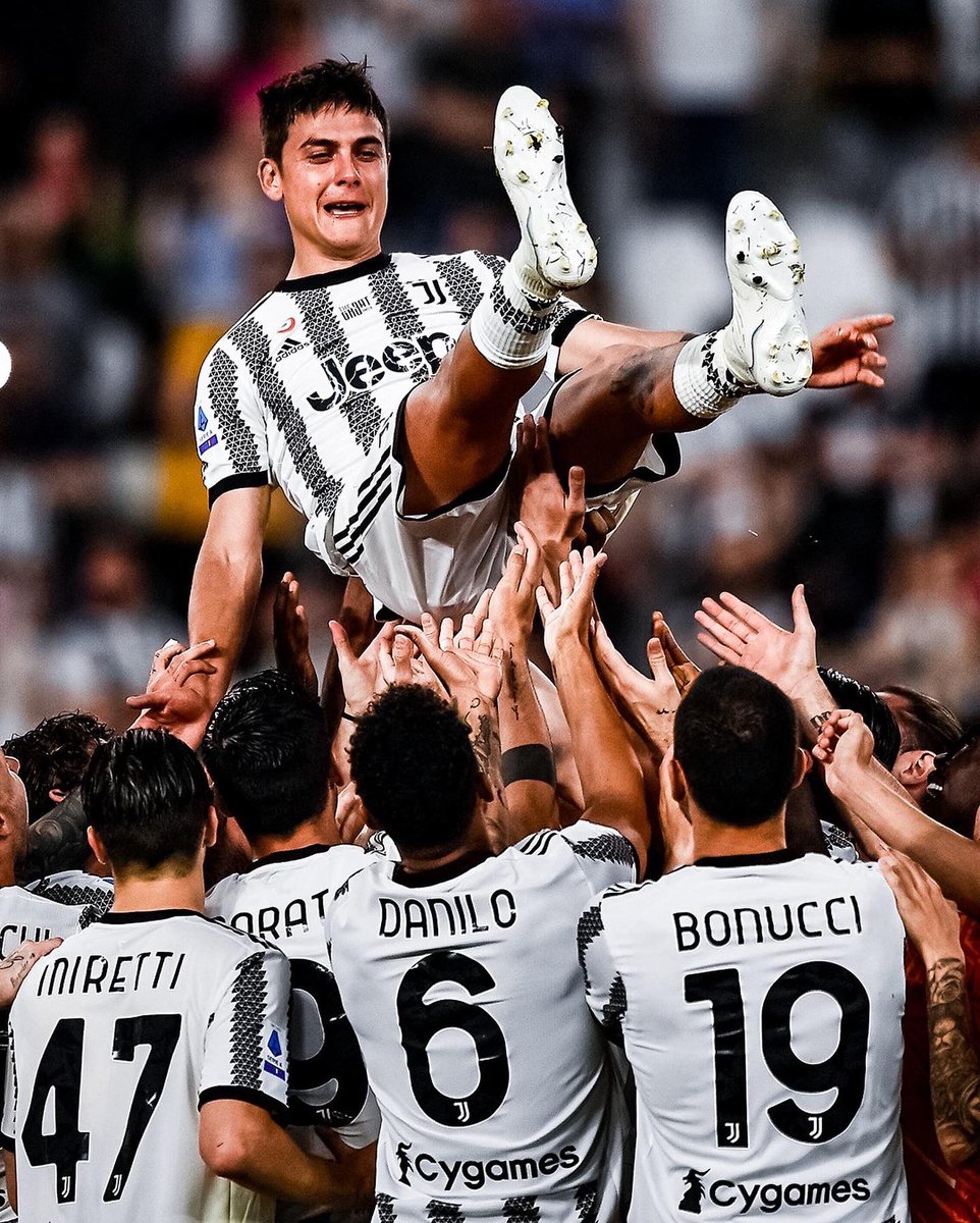 IFTVofficial's tweet photo. Sad to see @PauDybala_JR like this 😢🤍🖤

Today he played his final home game for Juventus.

The Dybala era is coming to end 😞 https://t.co/Bc7aRgGako