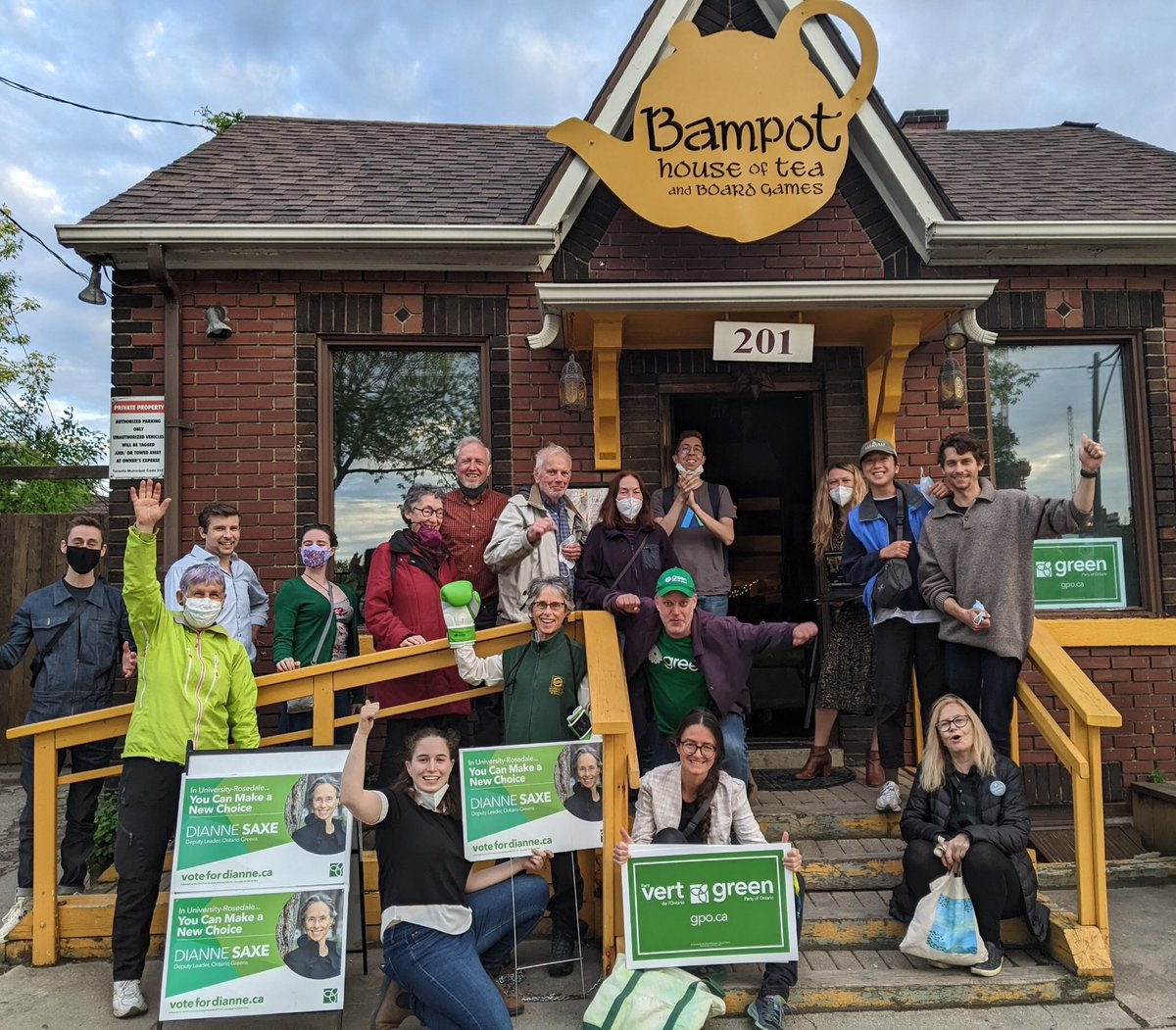 Dianne Saxe - Toronto City Council Ward 11, UR (@diannesaxe) on Twitter photo Such fun to watch the inspiring <a href="/MikeSchreiner/">Mike Schreiner</a> in the leaders debate with part of my fabulous team. Yes, Ontario needs <a href="/MattRichterGPO/">Matt Richter</a> and I to join Mike at Queen’s Park. Come join a winning team and let’s get it done. #elxn43 #onpoli #IlikeMike Such fun to watch the inspiring <a href="/MikeSchreiner/">Mike Schreiner</a> in the leaders debate with part of my fabulous team. Yes, Ontario needs <a href="/MattRichterGPO/">Matt Richter</a> and I to join Mike at Queen’s Park. Come join a winning team and let’s get it done. #elxn43 #onpoli #IlikeMike