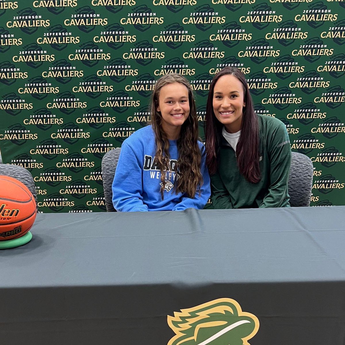 SFJeffersonGBB's tweet photo. Congratulations to our first ever signee @HayesTaliyah on signing with @DWUWBB ! We are so proud of who you are on and off the court ๐ #CreatingCavCulture #Attiude&Effort #TheGoldStandard https://t.co/odQSnWKrO6
