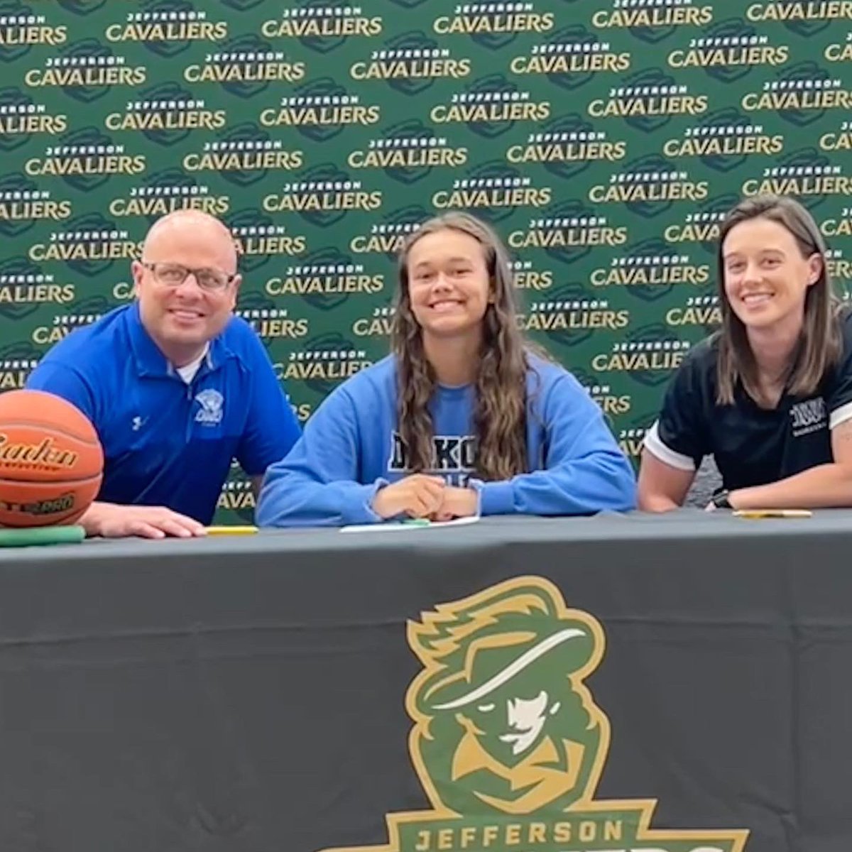 SFJeffersonGBB's tweet photo. Congratulations to our first ever signee @HayesTaliyah on signing with @DWUWBB ! We are so proud of who you are on and off the court ๐ #CreatingCavCulture #Attiude&Effort #TheGoldStandard https://t.co/odQSnWKrO6
