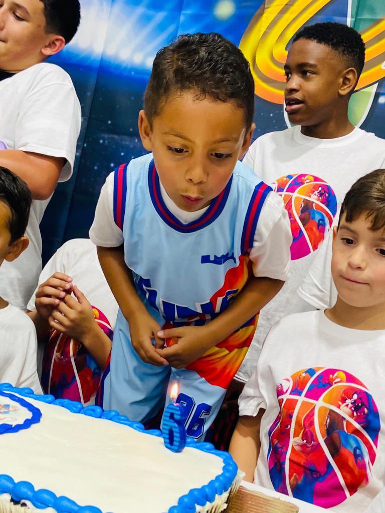 CoachMikeyG's tweet photo. Happy 6th Birthday to My Son🎉
I hope this day brings you the same joy you’ve brought to our lives🤍 #BirthdayBoy #Mj #ShootYourShot #SpaceJam #MyLilMan #Blessed #GottaLOVEit https://t.co/jWLKTz5dqV