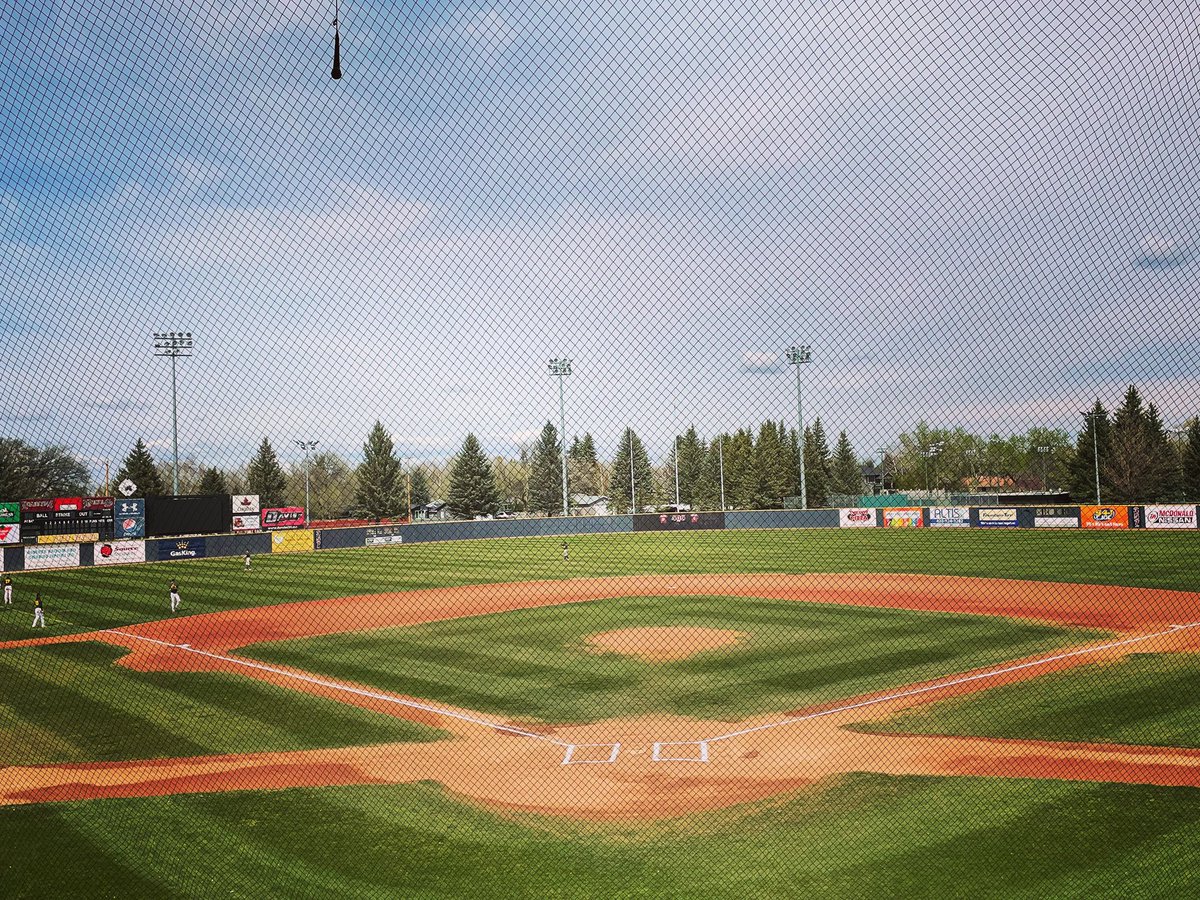 PrairieBaseball's tweet photo. GETTING THE STADIUM READY FOR THE CANADIAN COLLEGE WORLD SERIES. Also happy to show you guys the new video board at spitz stadium #earnthea #godawgs https://t.co/RK3jatDViF