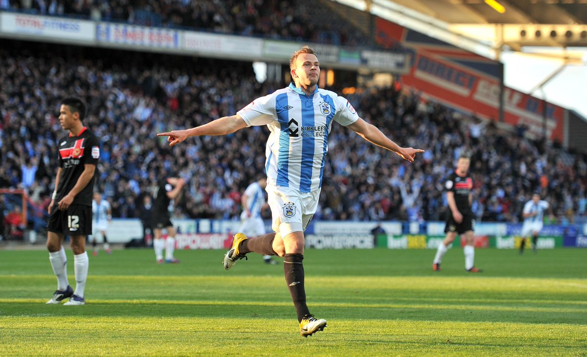 04alex14's tweet photo. 10 years and 1 day apart. He always delivers when it matters.

#htafc https://t.co/jdFgynOl2O