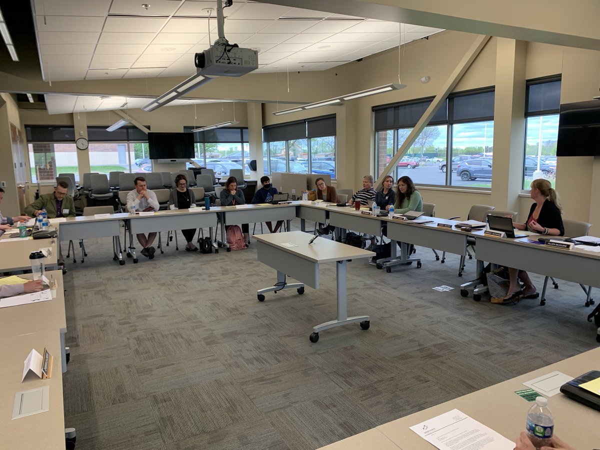 HSSD's tweet photo. Thank you to our Clergy & Civic leaders for joining the Board of Education for our annual community conversation tonight.
#Together
#BringHumanityBack https://t.co/vj10xJc0kc