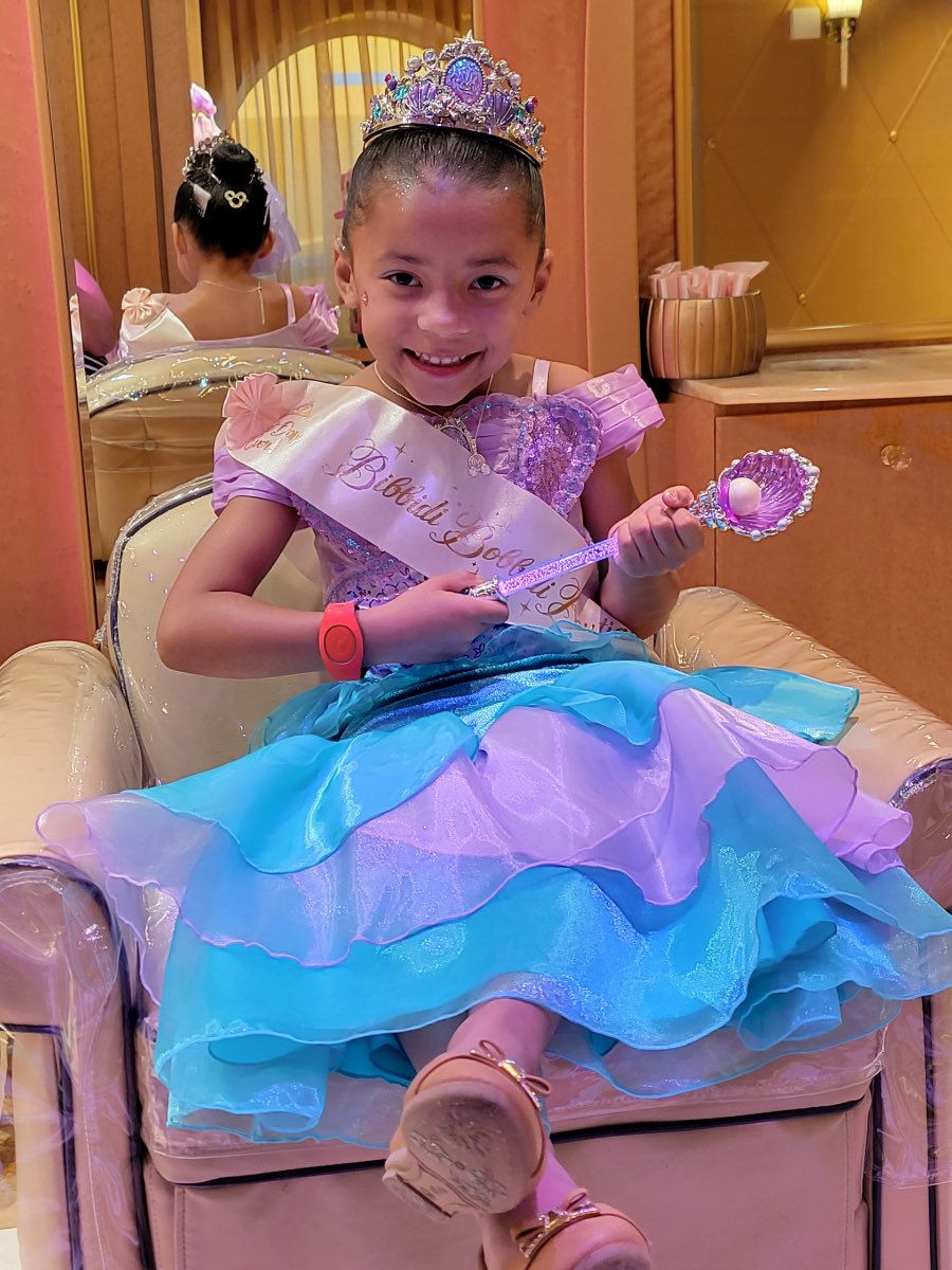 MagicLampVac's tweet photo. The Ayala family just sent us some pictures from their recent Disney Cruise Line vacation onboard the Disney Fantasy! ❤️ We love all the pictures but the Bippity Boppity Boutique is 🔥💕🔥 Thank you for letting us grant your vacation wishes!

#vacationwishesgranted #WeDoMore https://t.co/yD2MRSVvVo