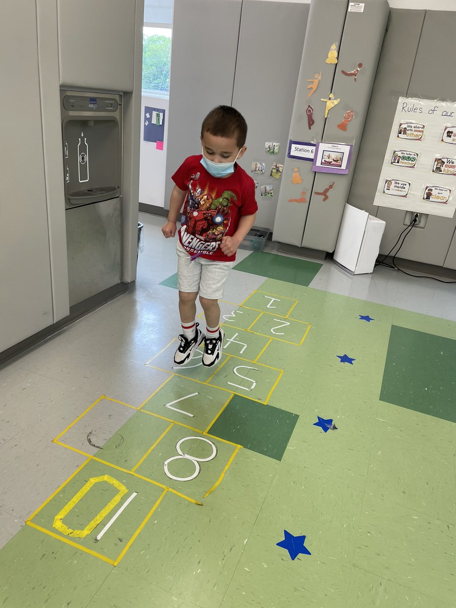 TheRichmondPrek's tweet photo. #3K students @Woodrow are working on different movements to help develop #coordination, #strength , and #control! #gymtimefun @DrJoyAbrams @DrMarionWilson https://t.co/fVbM97gzHs