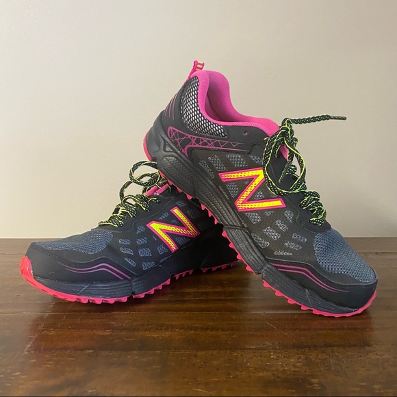 estateoforder's tweet photo. So good I had to share! Check out all the items I'm loving on @Poshmarkapp #poshmark #fashion #style #shopmycloset #sofft #olsenhaus #newbalance: https://t.co/KDlRXLNQwW https://t.co/ag9sYfSx7q