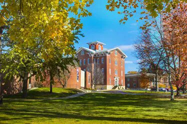 Esta universidad cierra tras 157 años por un ransomware: sobrevivió guerras mundiales y grandes crisis pero no a esto bit.ly/3Nox2pR