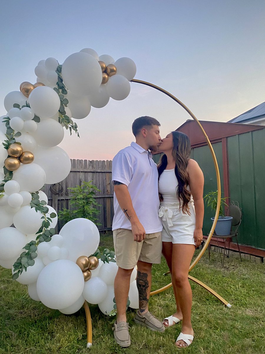 jasminepazz's tweet photo. #TeamBride 👰🏽‍♀️ https://t.co/MynfNB0OKN