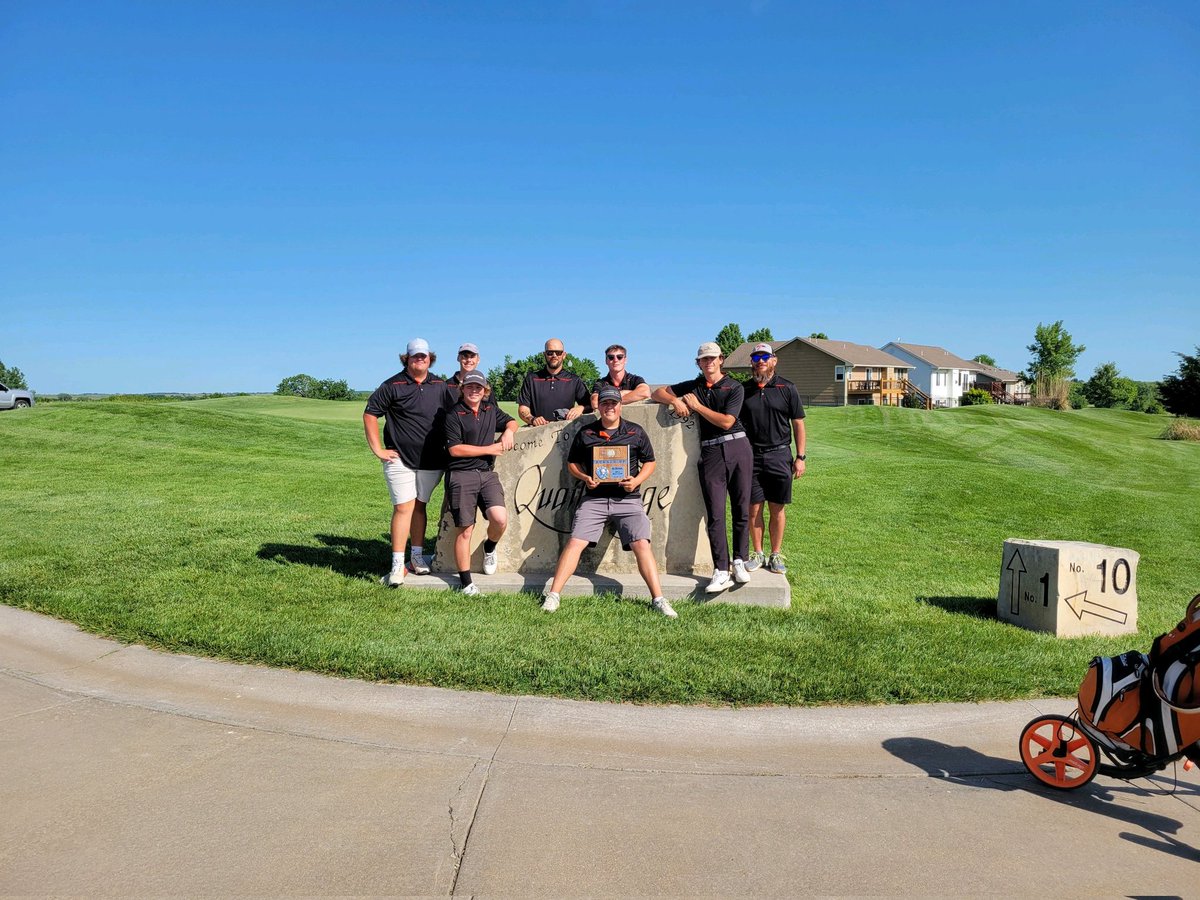 oriole_golf's tweet photo. Orioles advance to the state tournament as a team with a second place finish! Chadd Brown finished 5th, Chance Kohls 6, Dylen Slusser and Kaden Pressnell T8. Congrats fellas. https://t.co/DBrhtGJzeD