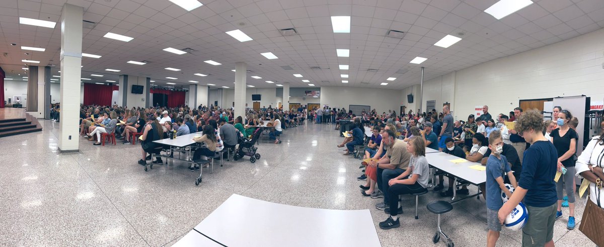 Noe_JCPS's tweet photo. The end of one school year brings excitement for the next! Welcome to our incoming 6th graders for 22-23! @JCPSKY https://t.co/fYib8zCtzW
