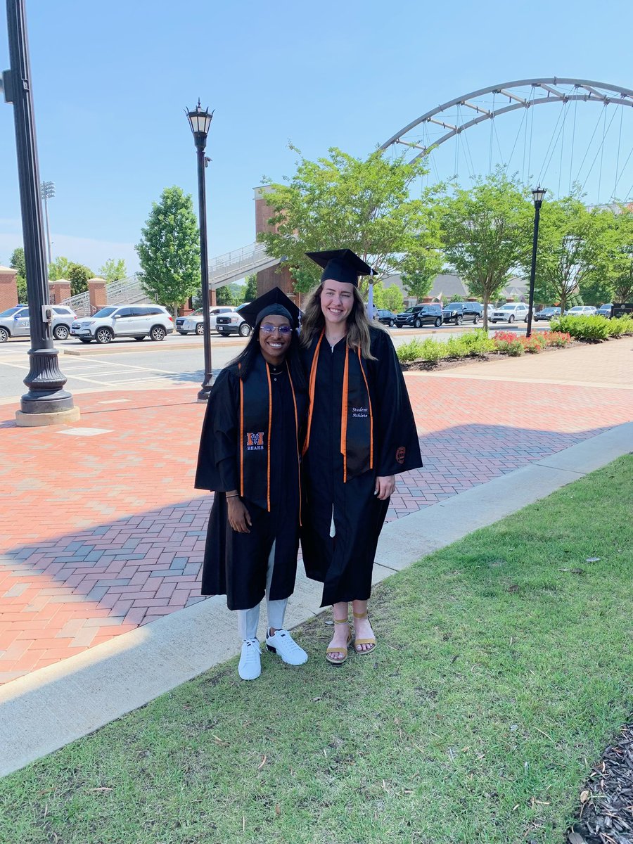 CoachDLow's tweet photo. Graduates‼️ Scholars‼️ Champions‼️ Congrats @bballmori10 @allie_thayne @Mercer_WBB #graduation2022 🎓👏🧡🐻🖤 https://t.co/NzXcaiijTe