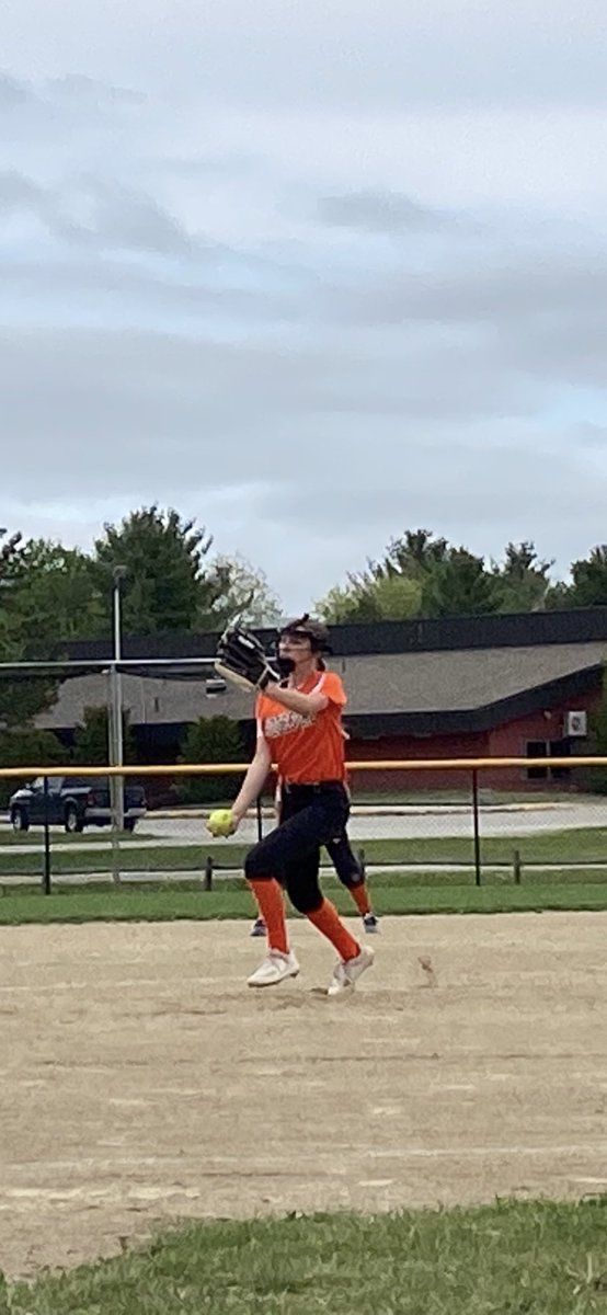 coach_magnant's tweet photo. KK with 18Kβs and 2-1 win over Massabesic today. Great Game Tigers!π
π₯ #bmssoftball #kk24 https://t.co/aXtFj41P3Y