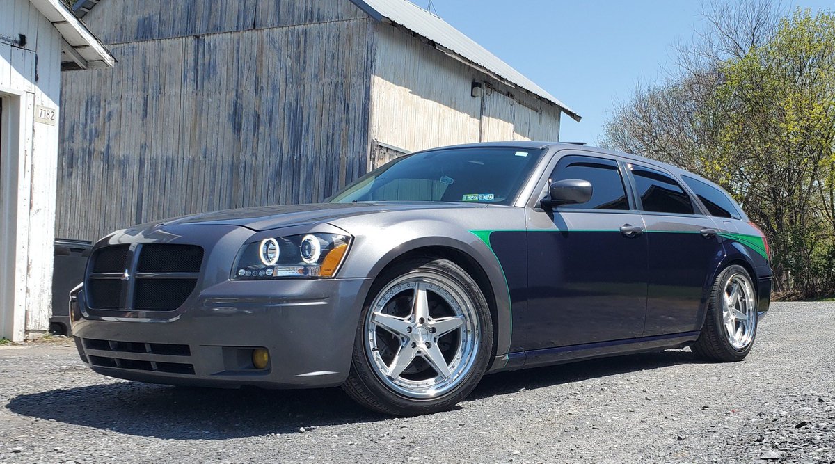 itsValerie85's tweet photo. Just a girl and her car.

#justagirlandherhemi #magnumrt #moparornocar #mopar #moparnation #moparfamily #dodge #dodgemagnum #rennenwheels #uprproducts #audiocity #chemicalguys #hoonigan #michaelksperformanceandpaint #pennsylvania https://t.co/UjfepUEqSo