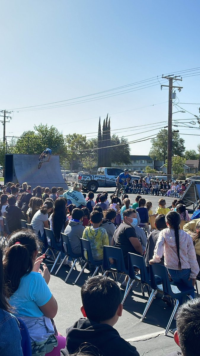 FUSD_Juniper's tweet photo. Our last couple Wednesdays have been filled with fun between a BMX show and the Mobile Dairy…we can’t wait for Field Day, BBQ and 5th Grade promotion this week! Promotion schedule: 1:00pm Ms. Amezquita 1:45pm Mr. Ortiz https://t.co/TRC9Yi4MQn