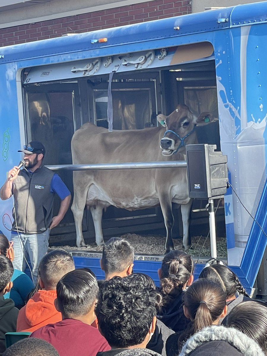 FUSD_Juniper's tweet photo. Our last couple Wednesdays have been filled with fun between a BMX show and the Mobile Dairy…we can’t wait for Field Day, BBQ and 5th Grade promotion this week! Promotion schedule: 1:00pm Ms. Amezquita 1:45pm Mr. Ortiz https://t.co/TRC9Yi4MQn