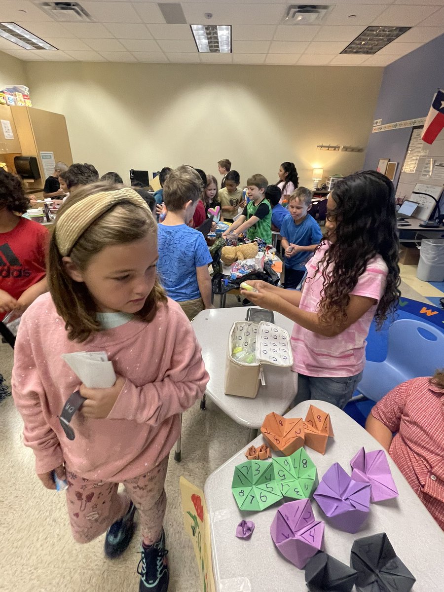 KidBIZ was open for business in 2nd grade!  Our students learned how to create, market and budget for their own small business.  Love these life skills our kids are learning! <a href="/Jarrell_ISD/">Jarrell ISD</a> <a href="/HicksJISD/">Dr. Toni Hicks</a> #JESthisisus