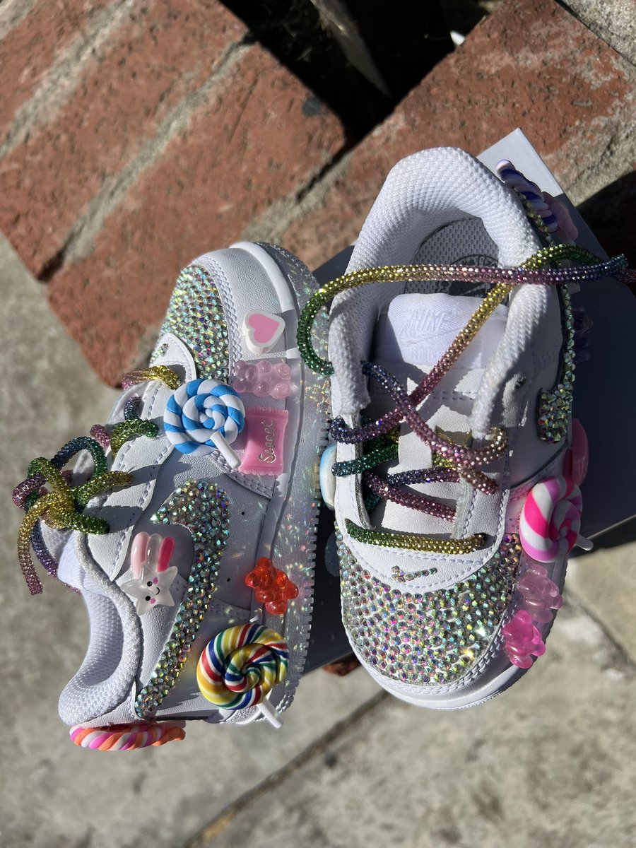 “Candyland🍭🧸 #oakland #shoeartist #customshoes #topnotchkustomzz #airforce1