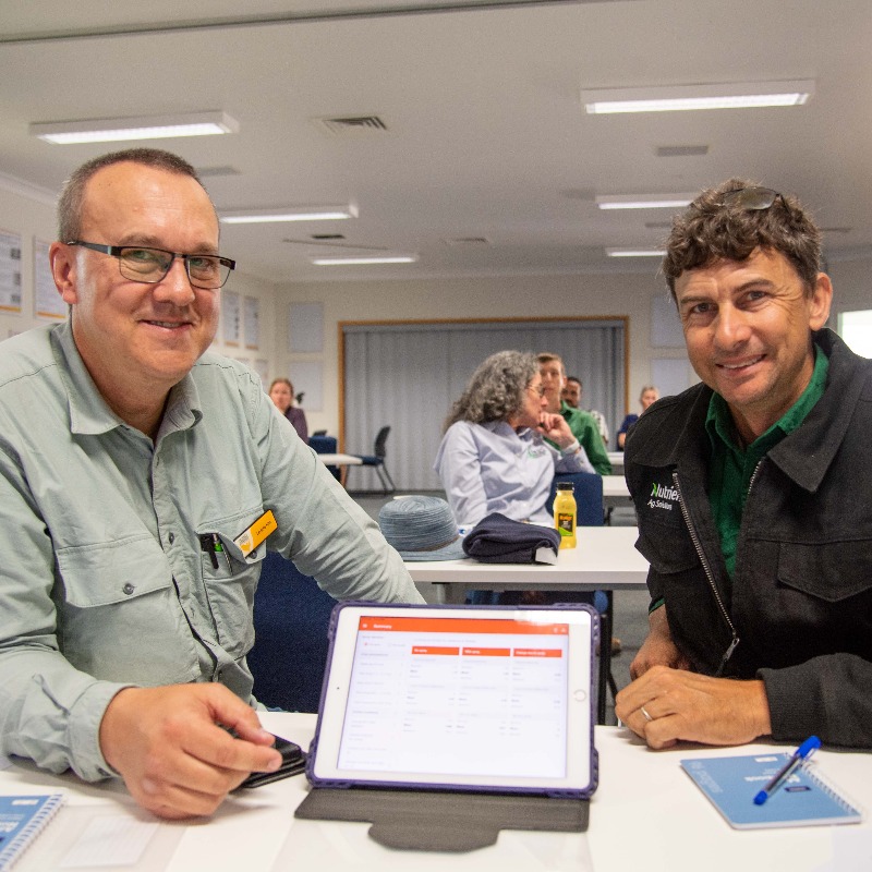 unisqaus's tweet photo. Powdery mildew... be gone!

@usqedu researchers are helping @theGRDC  implement a new app to prevent mungbean crop disease 🌾

@GRDCNorth l @leventekiss17 l @ILSE_USQ