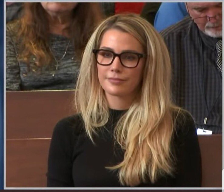 Messi8thBDO's tweet image. This was never about men vs women like some folks twist the narrative. This was about an innocent man being falsely framed as DV and SA perpetrator, when the actual abuser was riding high on metoo.

Let's celebrate true womenhood in Camille Vasquez and Dr. Curry.

#DeppVsHeard