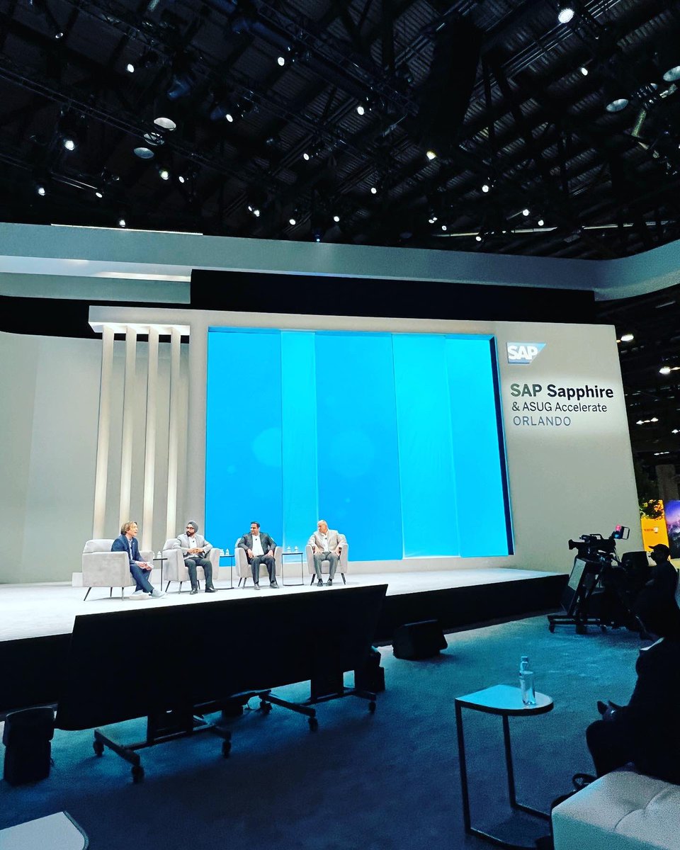LSmith_Miami's tweet image. That’s a wrap folks! It was such an amazing opportunity to represent EY at #sapsapphireorlando this year. To reconnect in person was so refreshing and pushed me to continue building a better working world with new energy. Shoutout to the team for putting together a stellar event!