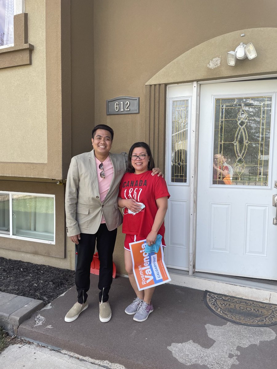 Meet Mary. She is excited &amp; ready to help us win the seat in #CalgaryEast. 

We are ready to canvass &amp; hit the doors on the ff. dates:  

May 18 &amp; 20 – Applewood Park 

May 21 &amp; 22 – Forest Lawn

Join us &amp; sign-up below! 

volunteer.albertandp.ca/CEST/

#abpoli #abndp #rosmanv4yyceast