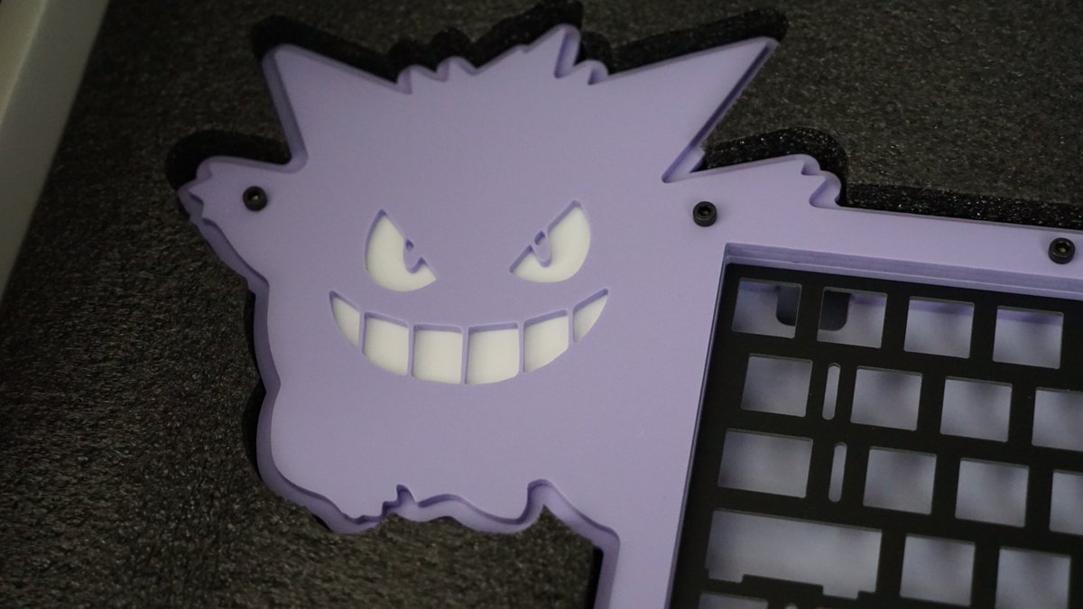 ~ G i v e a w a y ~

To celebrate a bunch of different things, I'll be giving away a Spikey Boi by Low Key Keyboards! (instagram.com/low_key_keyboa…)

Requirements
1. Must be following <a href="/xinxinwong/">eyebrow goblin</a> 
2. Tag 2 friends
3. Retweet for an additional entries! 

Ends 5/22, good luck!