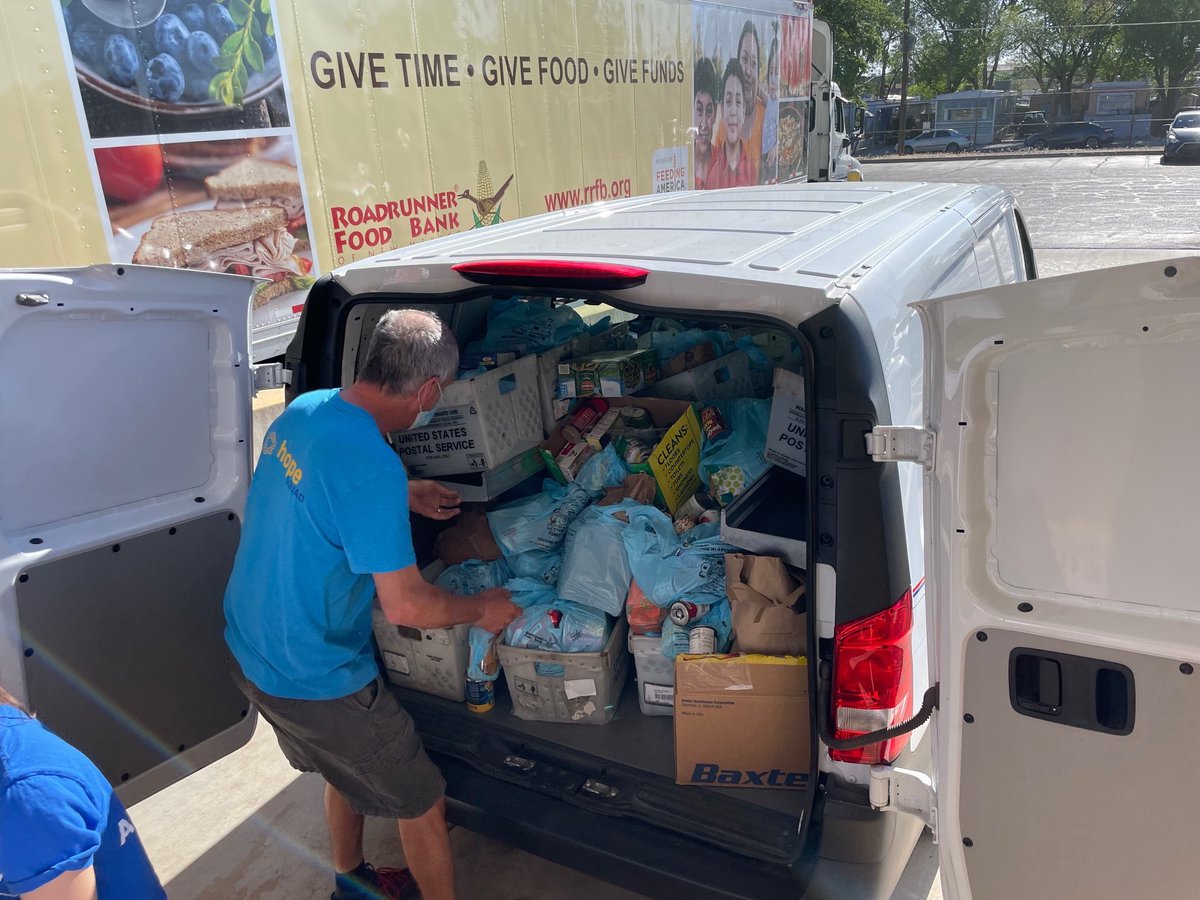 RoadrunnerFdBnk's tweet photo. This past Saturday, the @NALC_National #StampOutHungerFoodDrive collected 158,280 pounds of food in the Albuquerque area! Thank you to everyone who helped make this event a success! If you would still like to to donate food, we invite you to learn more at https://t.co/8FNIvJJYRo. https://t.co/ragcFZj6xw