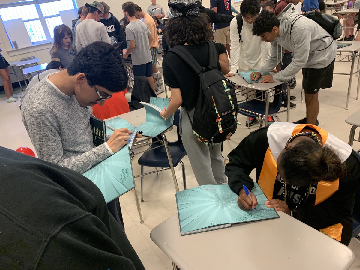Islands_Sharks's tweet photo. While we did #FINishStrongFriday last week, we also #MadeMonday a #GreatSharkStart with our Senior 
Yearbook Signing &amp; Social. #Memories #SeniorWeek2022 @SharondaMurrell @BballoliverBBO https://t.co/KAVSueR81Q