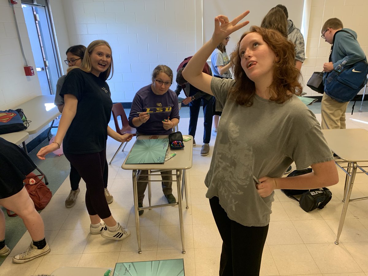 Islands_Sharks's tweet photo. While we did #FINishStrongFriday last week, we also #MadeMonday a #GreatSharkStart with our Senior 
Yearbook Signing &amp; Social. #Memories #SeniorWeek2022 @SharondaMurrell @BballoliverBBO https://t.co/KAVSueR81Q