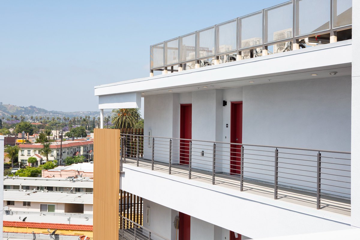 MayorOfLA's tweet photo. We'll never slow our efforts to bring our unhoused neighbors home. 

Today, with the opening of PATH Villas Montclair Apartments, we have more than 1,300 HHH-funded affordable housing units occupied or ready for move-in.

Thank you @PathPartners, &amp; all who voted to pass prop HHH. https://t.co/8kIiBOpKsl