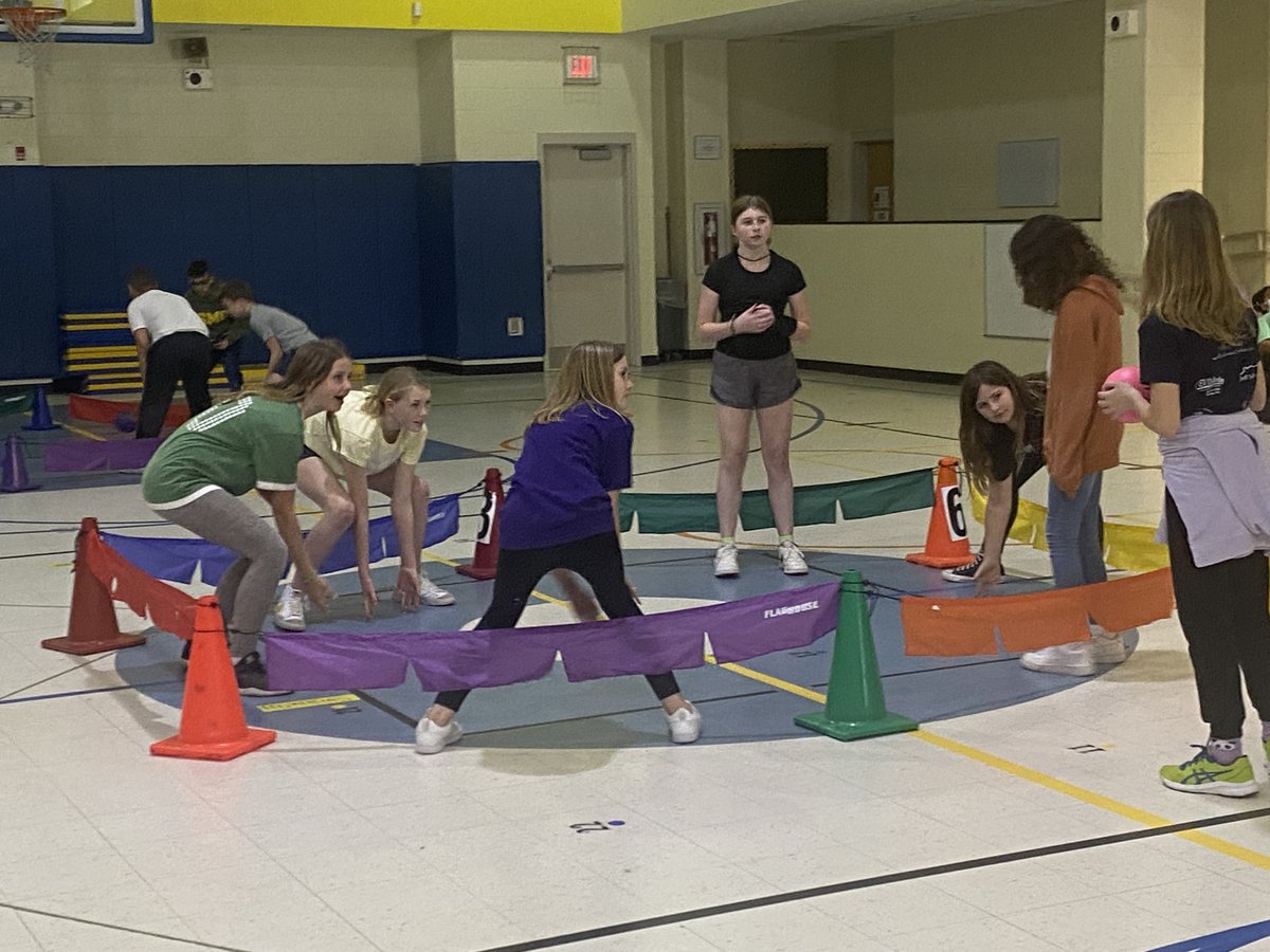 KensingtonESNC's tweet photo. Strikerball fun in PE class (5th grade, Connolly) #WholeChild #PhysEd
#KESKnights #KESTogether
@UCPSNC @AGHoulihan https://t.co/n6sTxy5zx4