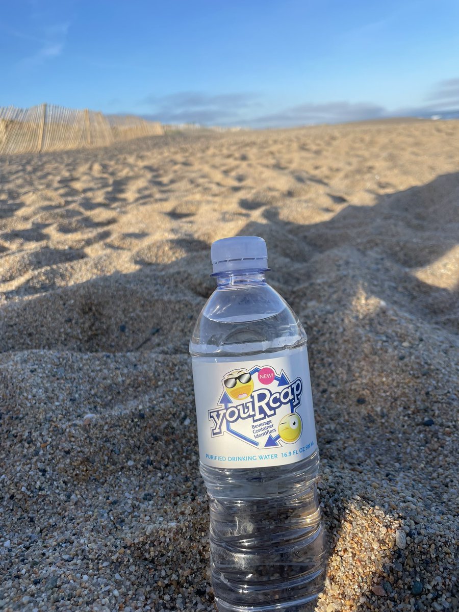 retniwpm's tweet photo. Toes in the water, youRcap in the sand🌊 https://t.co/qZZOIpBR6N