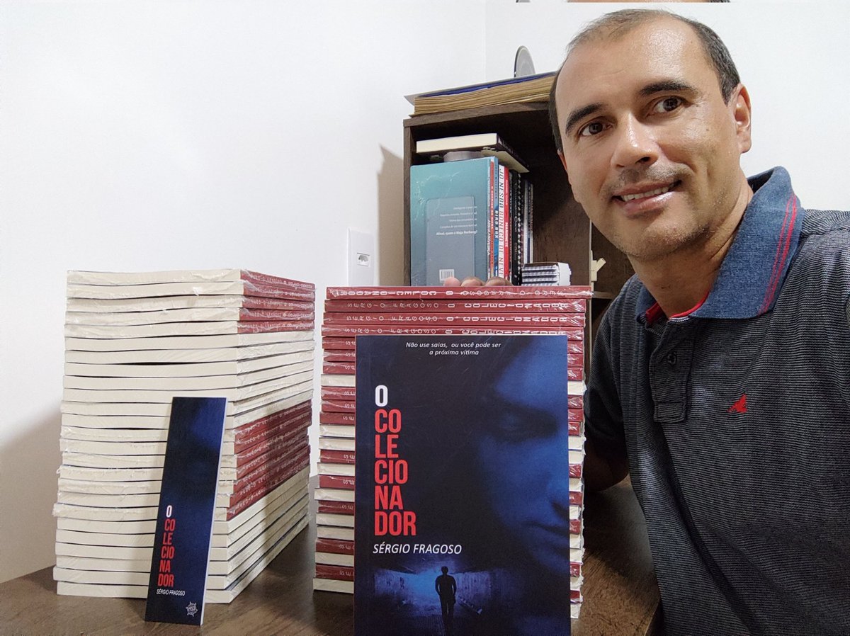 sergiofragoso77's tweet photo. Enquanto houverem livros estarei aqui divulgando. Compre o livro autografado com marcador. Links aqui no perfil 📚 https://t.co/HVCwJlxcDP