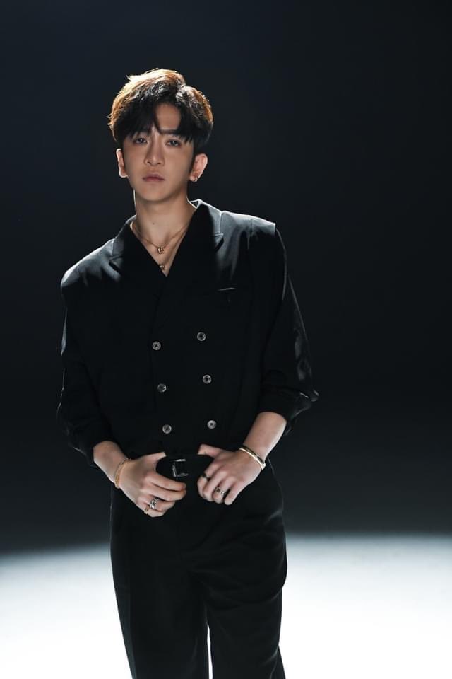 starsemptiness's tweet photo. @Bulgariofficial Be the one, bewitching #AnsonLo 
He is one in a million
Dare to dreamDare to fight
He fills our hearts with his unique glamour
Manifested in Bvlgari https://t.co/Q6R70HO4Fi 1, legendary and spectacular
Unveiling a new chapter of NEW CLASSIC
Anson takes us to a realm beyond iconic https://t.co/1u1lhaOAZa