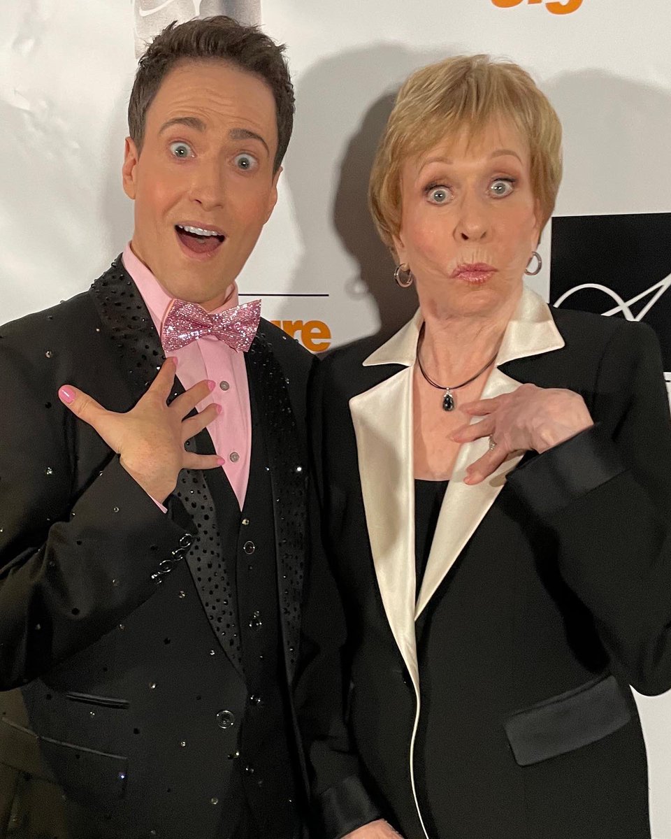 RandyRainbow's tweet photo. A friend of mine is receiving the @SignatureTheatr #Sondheim Award tonight and I’m her date. No biggie. #CarolBurnett https://t.co/LfeXKRxP5D