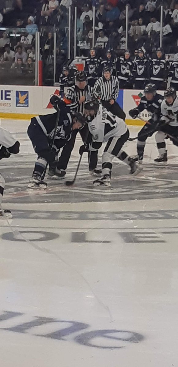Sherbcitoyen's tweet photo. On y était pour la 1ère ronde, nous revoilà pour la 2e! Bon match Sherbrooke! 🏒

@PhoenixSherbroo | @LHJMQ https://t.co/JIRHfBpt63