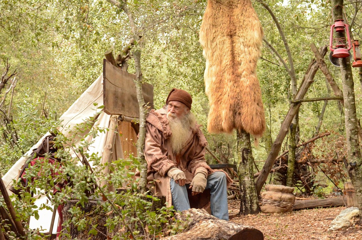 Fort_Cross's tweet photo. Meet TJ Black, resident mountain man at Fort Cross.
Expert axe thrower and primitive survival guide back in the day. You can often find him in the Adventure Area during a Farm Tour Adventure.
You might also very well meet him during an Educational Field Trip program. https://t.co/NvJWmWgxh4