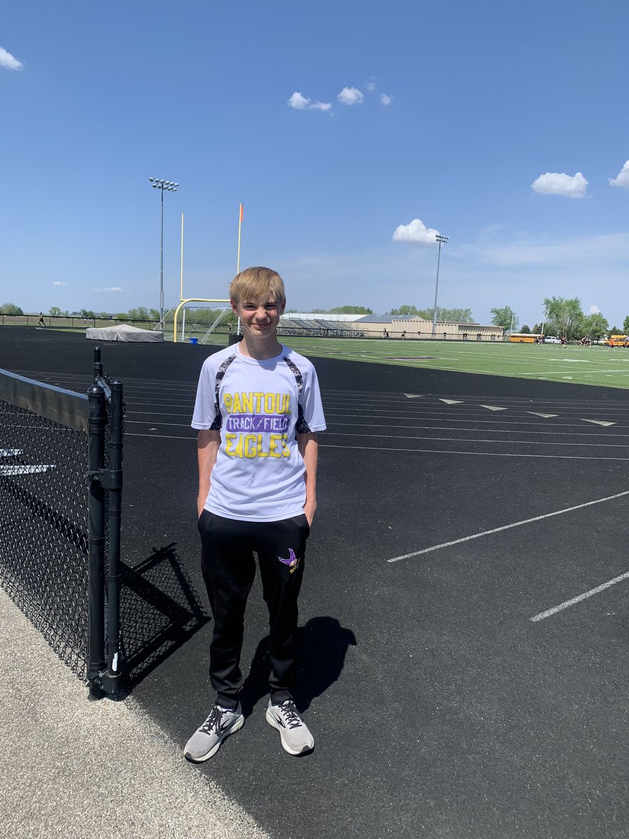 Saturdays Athlete of the Meet was Freshman distance runner Cooper Anderson! Here is Coopers progress this year, February 1600m- 6:40, Saturday Cooper ran the 1600m in 5:42!! His 4x8 split in February 2:54, 4x8 split Saturday 2:29! 

Keep up the good work Cooper!