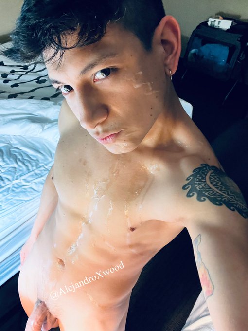 I made a mess ??. Like and rt if you like cum ??? // https://t.co/uWDh7G5IIm 

⁃10% off the next 10 new