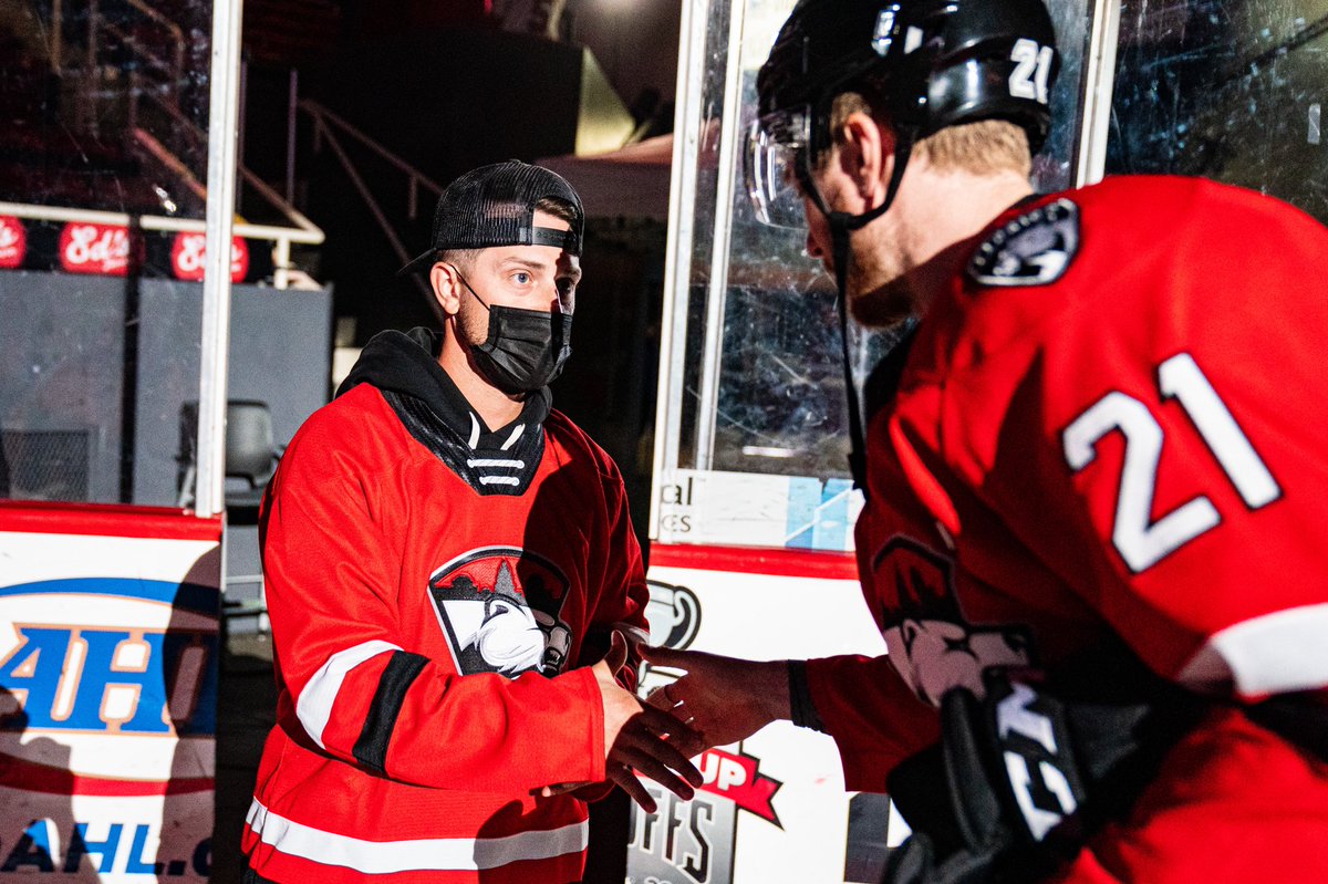 CheckersHockey's tweet photo. Thanks to @KnightsBaseball outfielder @MarkPayton2 for dropping the puck on Game 4! https://t.co/FQvafzSOoO