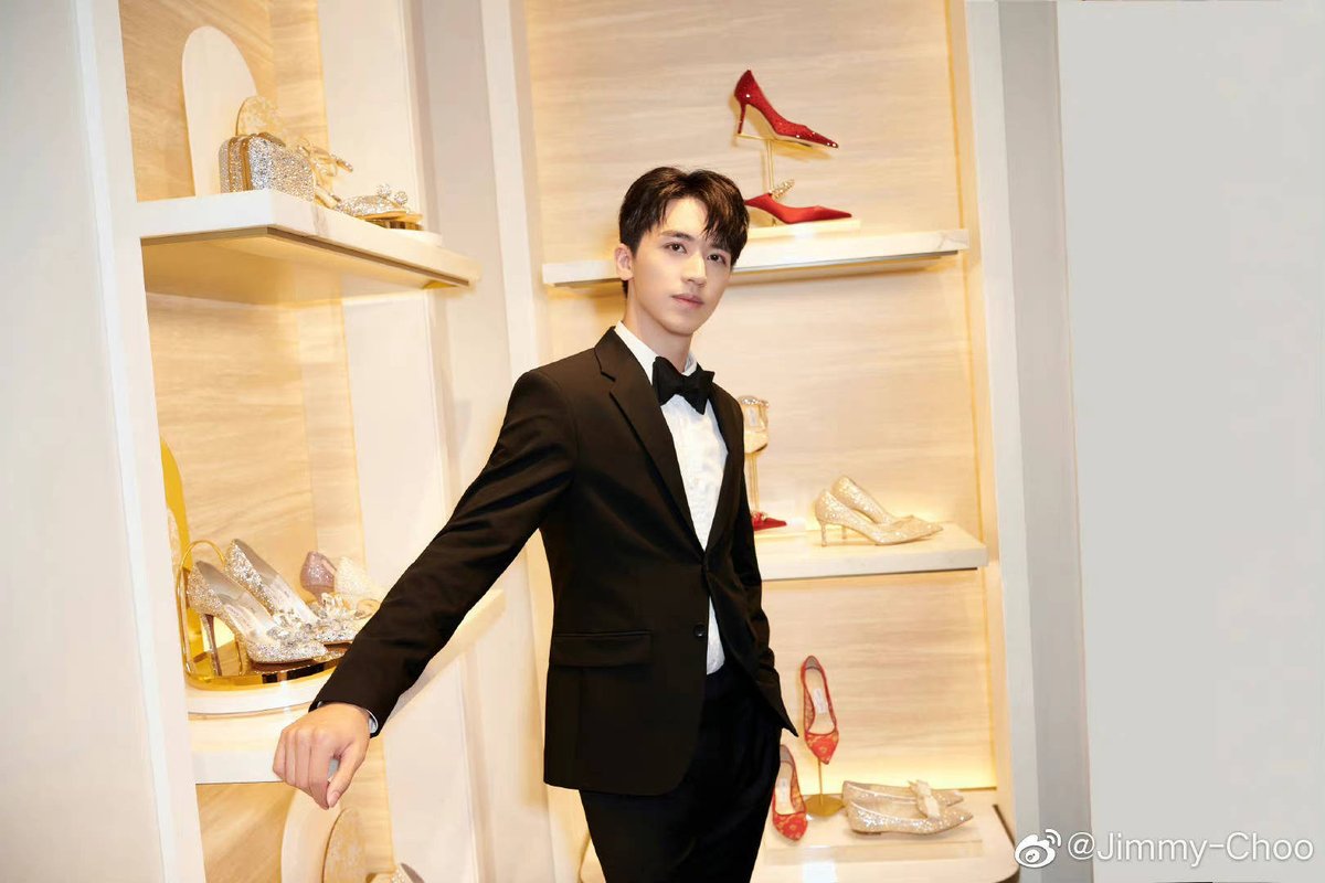 zhoumew's tweet photo. If your dreams do not scare you, they are not big enough.

#TimmyXu #XuWeiZhou https://t.co/ZDO0G1QnPy