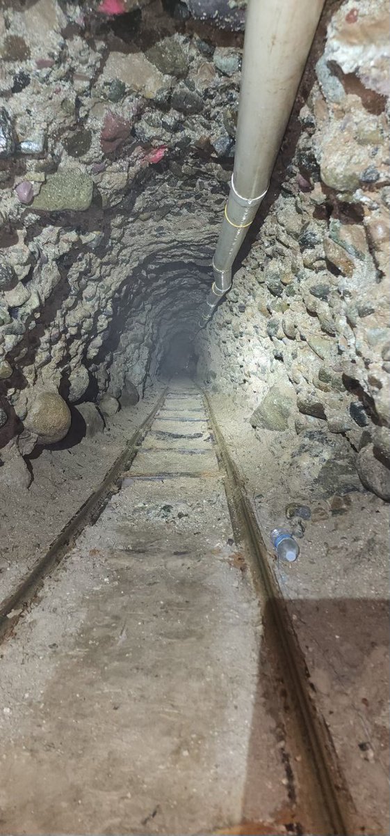 seth_hettena's tweet photo. Inbox: US authorities discovered a cross-border tunnel stretching from Tijuana, Mexico to a warehouse in Otay Mesa, California. Six have been charged with conspiring to distribute 1,762 pounds of cocaine. https://t.co/Ab9DfOyYFn