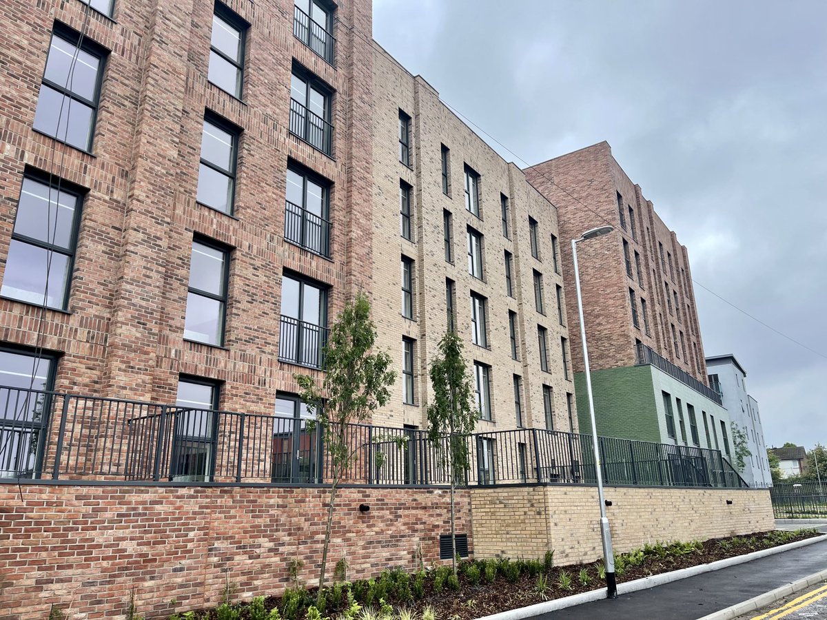 BridgestoneBCL's tweet photo. Well done to the Dock 5 team for successfully completing and handing over another 152 Apartments 9 weeks ahead of programme 🙌🏻 2 Phases down 1 to go ⁦@forviva_group⁩ @dock5 ⁦@ForLiving_Homes⁩ ⁦@ForHousing⁩ https://t.co/J3fTLafoEI