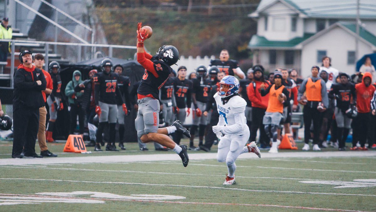 Dlattimore23's tweet photo. Excited and blessed to receive my first offer to play at the next level @GoKnightsFB @chadvanderhoof4 https://t.co/uJ1qWDskLE