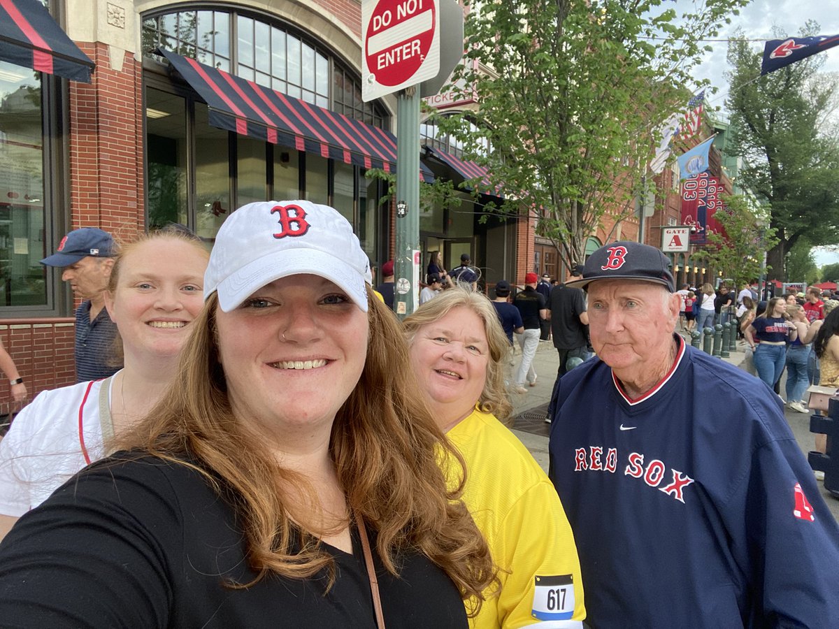 kyliekuck's tweet photo. It’s official. I missed this the most. It’s been a long two and a half years. #RedSox #fenwaypark https://t.co/LJwFgOCxcH